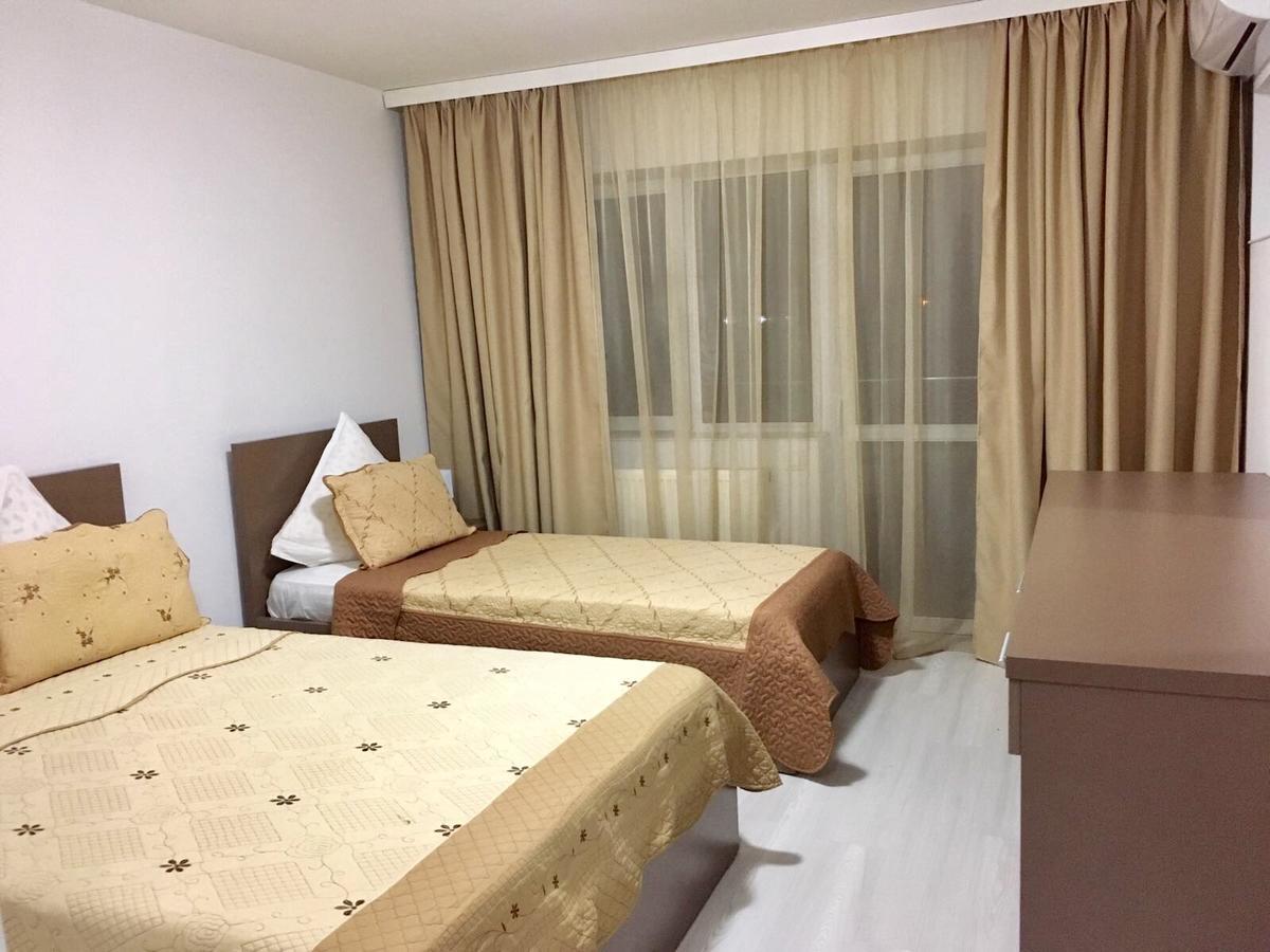 Fast Airport Accomodation Otopeni Bagian luar foto